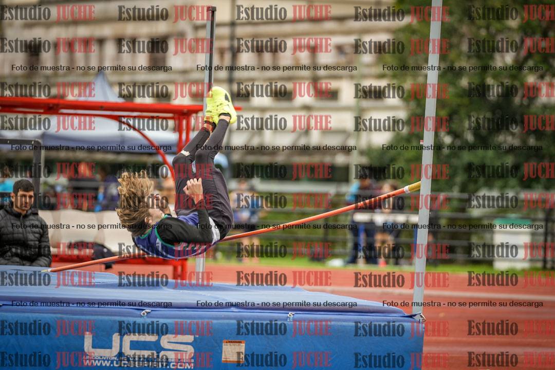 Fotos del salto en alto - incluye todos los grupos