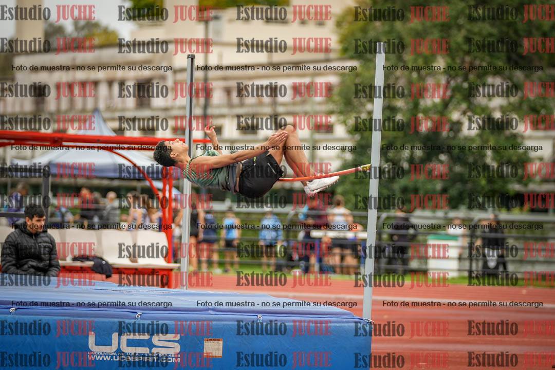 Fotos del salto en alto - incluye todos los grupos