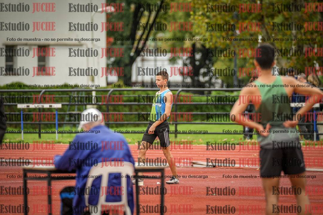 Fotos del salto en alto - incluye todos los grupos