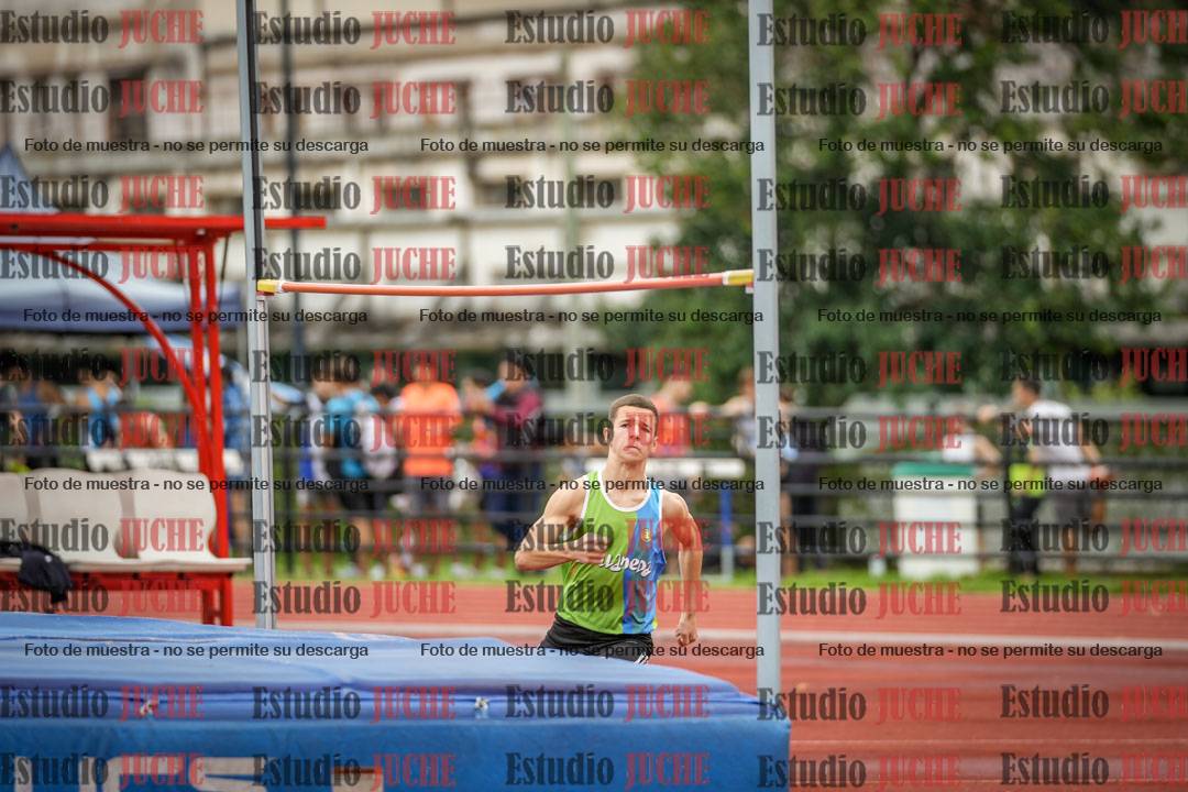 Fotos del salto en alto - incluye todos los grupos