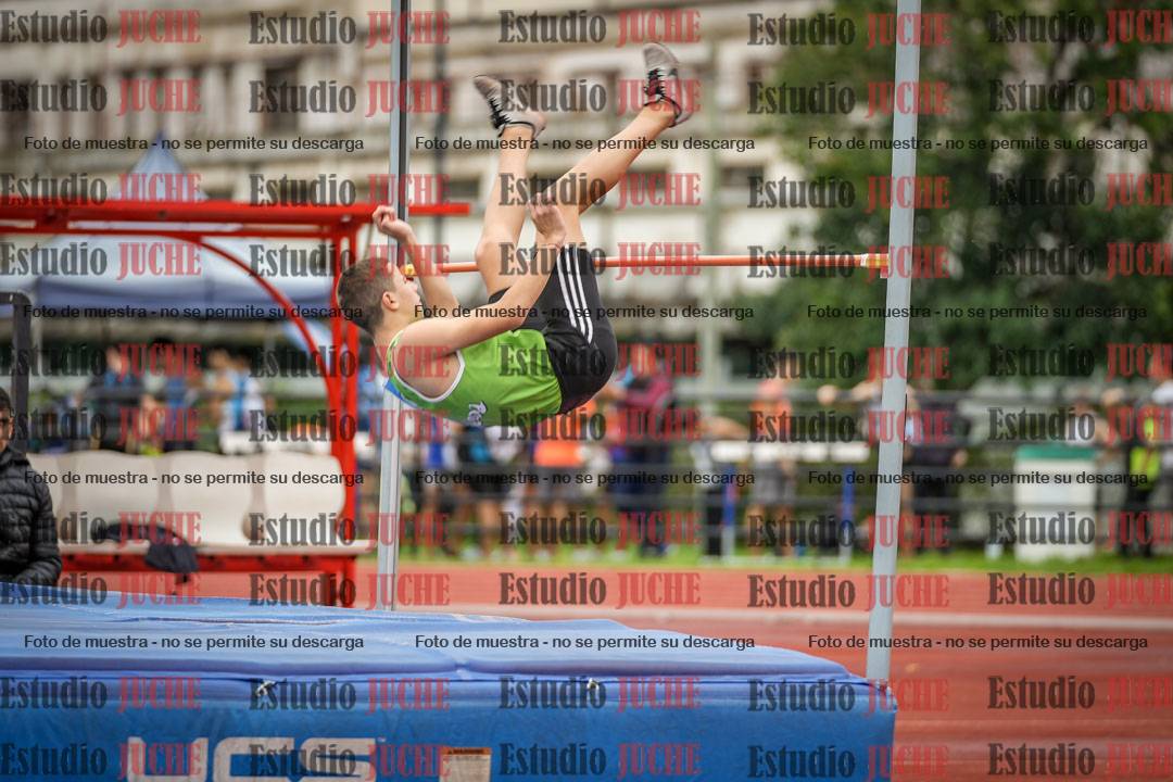 Fotos del salto en alto - incluye todos los grupos