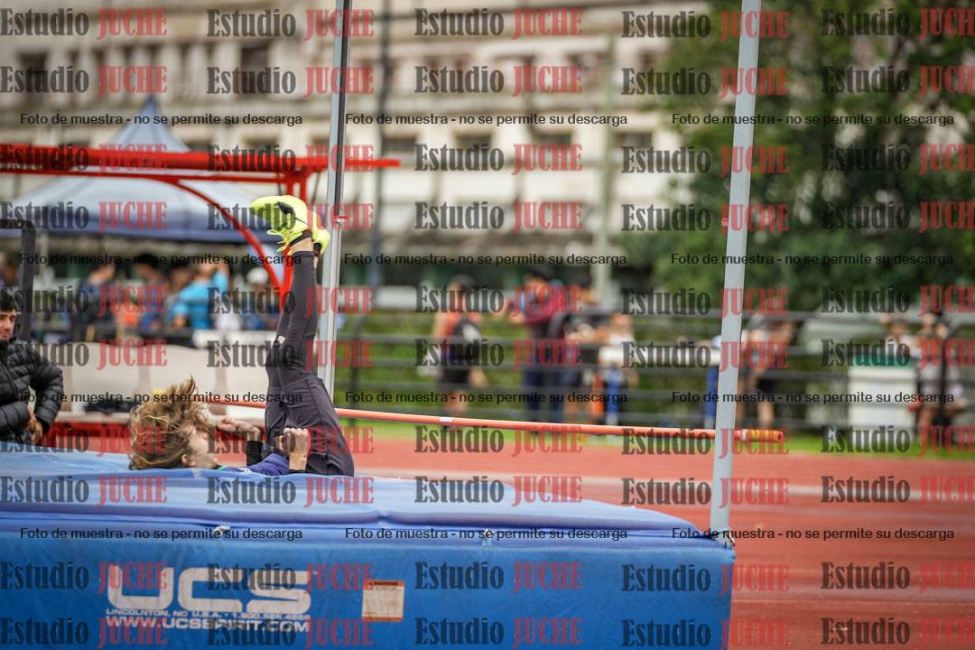 Fotos del salto en alto - incluye todos los grupos
