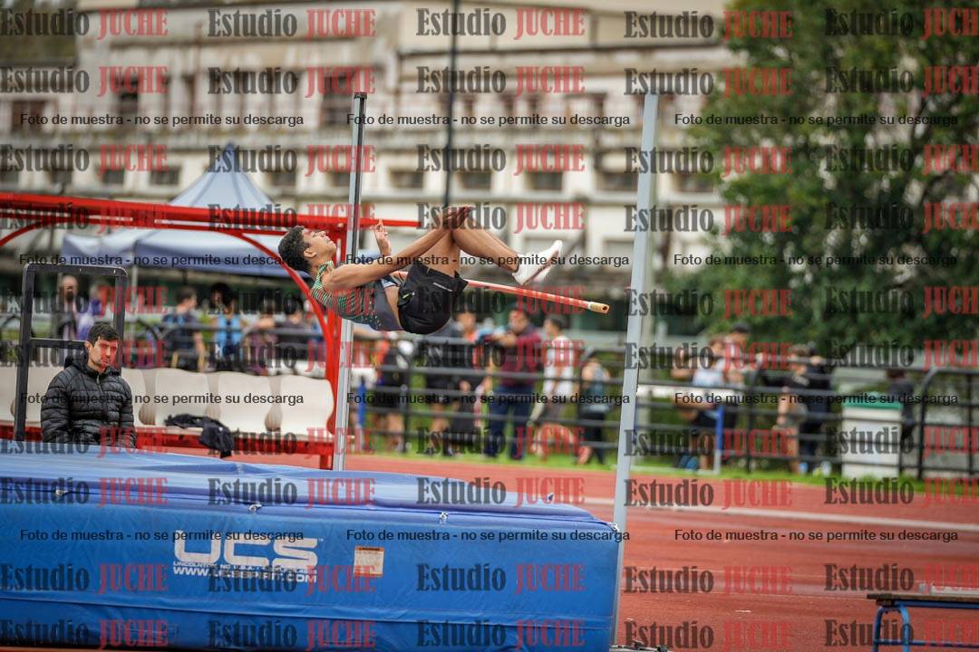 Fotos del salto en alto - incluye todos los grupos