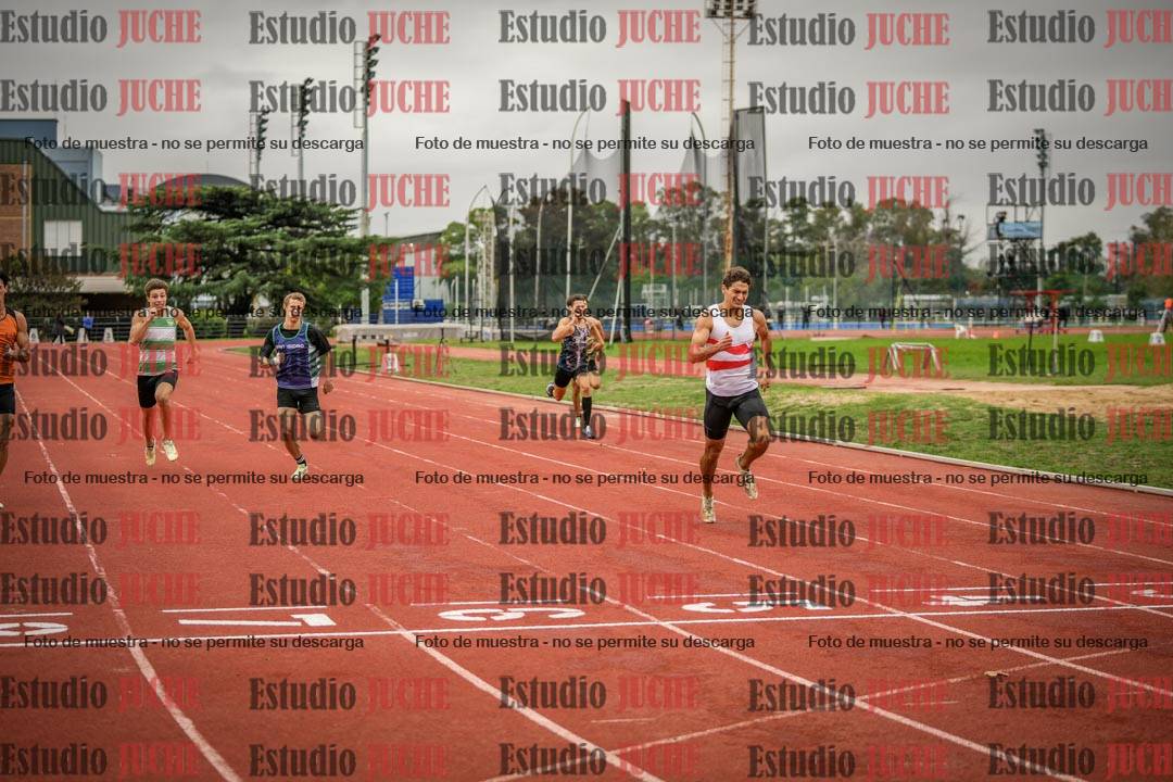 Fotos de los 200 m llanos de varones