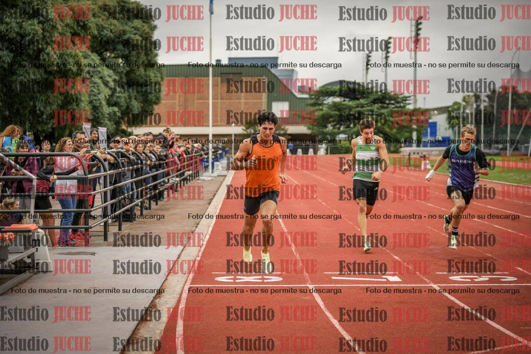 Fotos de los 200 m llanos de varones