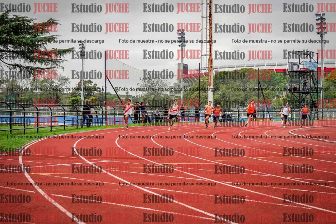 Fotos de los 200 m llanos de varones