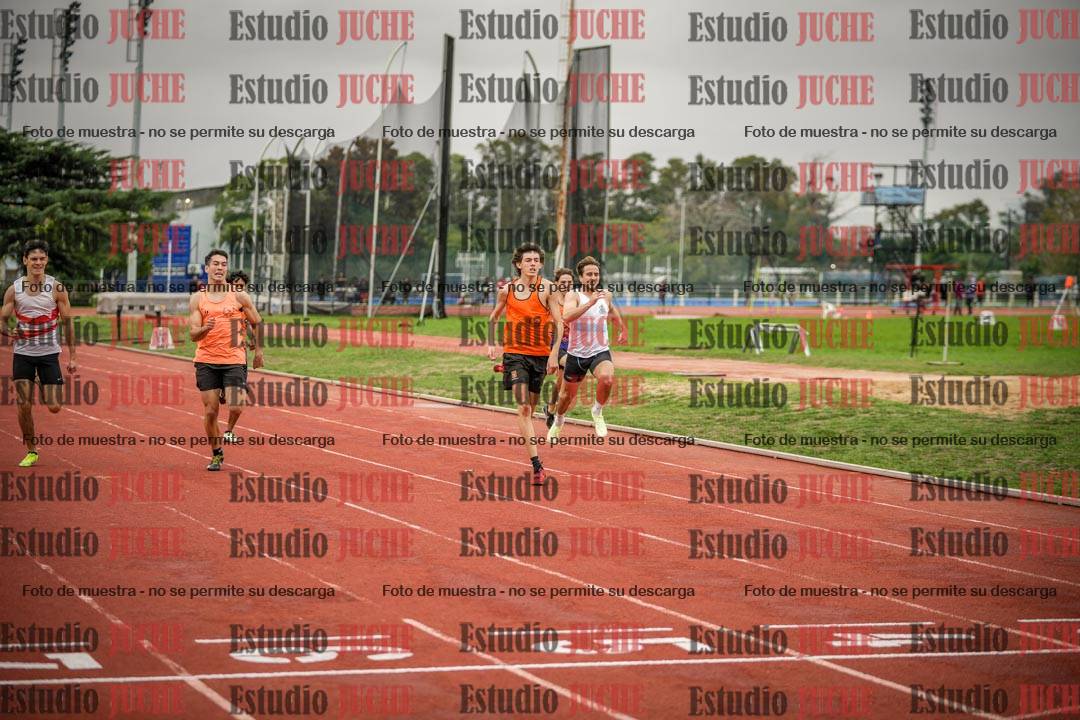 Fotos de los 200 m llanos de varones