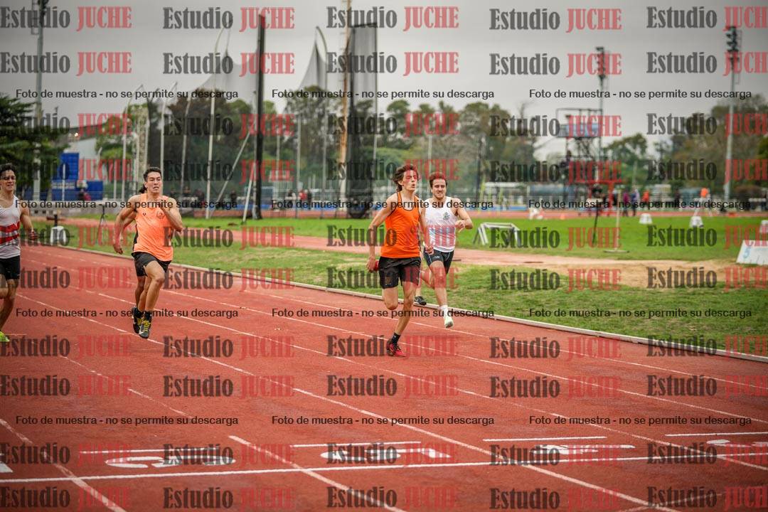 Fotos de los 200 m llanos de varones