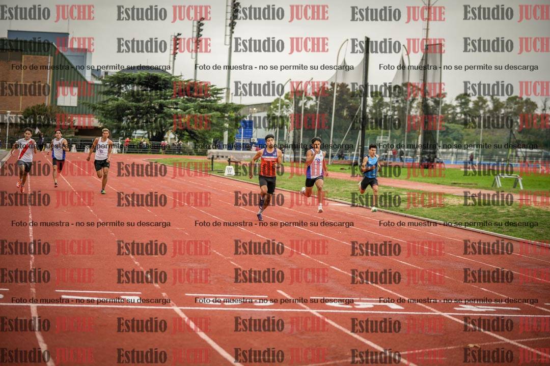 Fotos de los 200 m llanos de varones