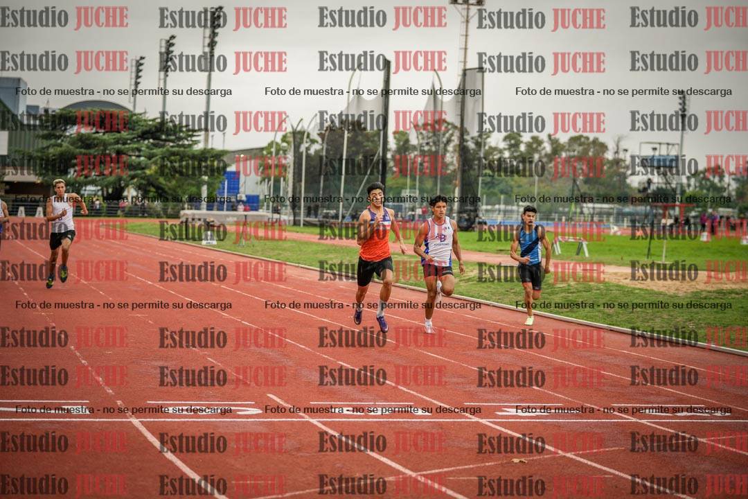 Fotos de los 200 m llanos de varones