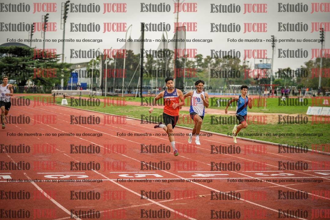 Fotos de los 200 m llanos de varones
