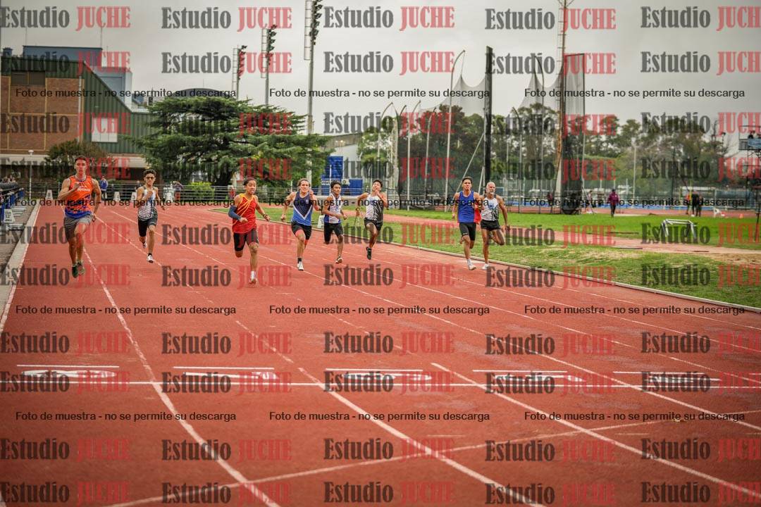 Fotos de los 200 m llanos de varones