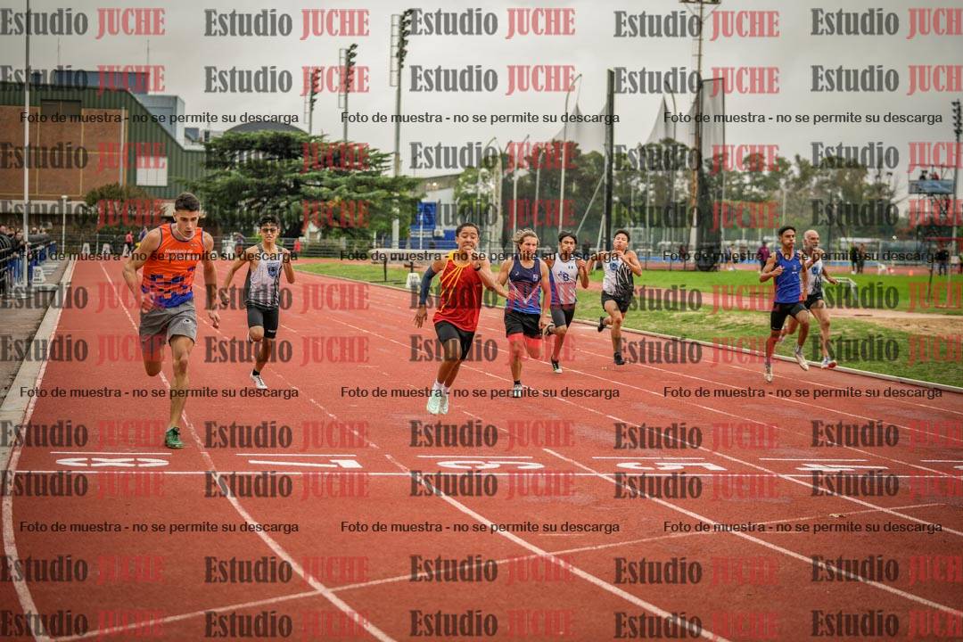 Fotos de los 200 m llanos de varones