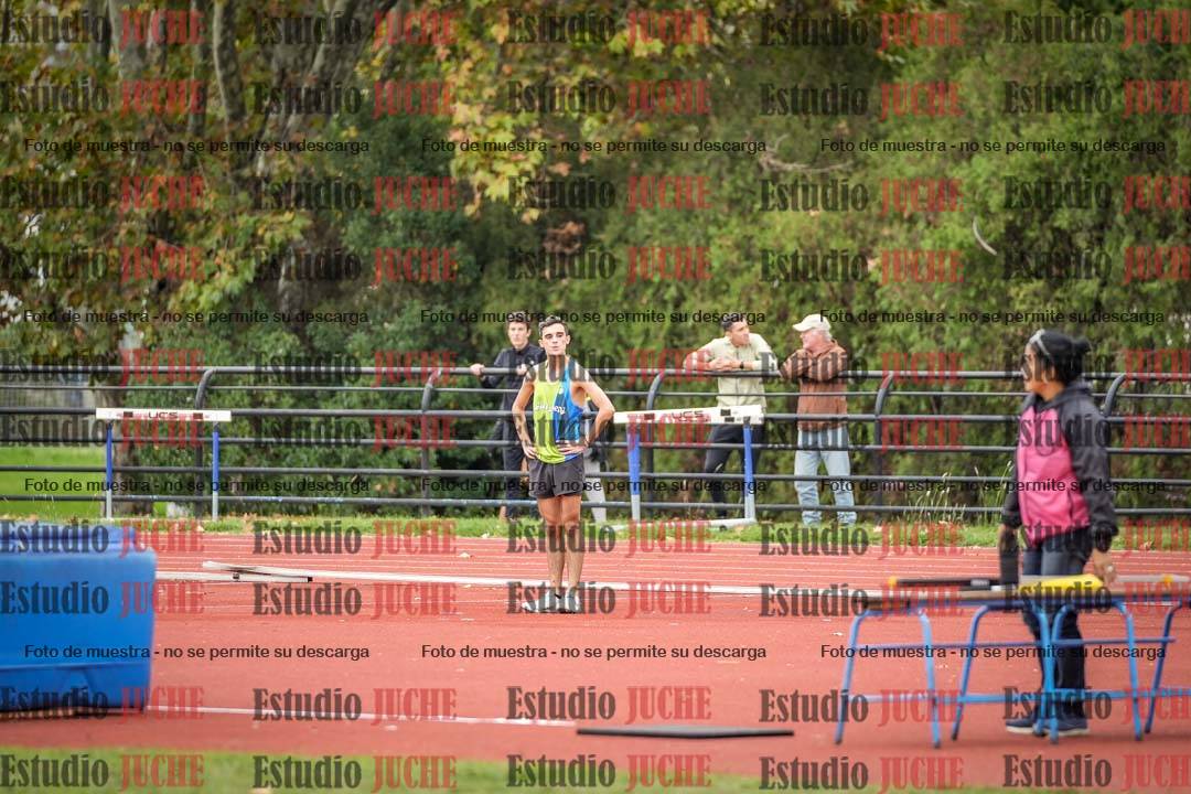 Fotos del salto en alto - incluye todos los grupos