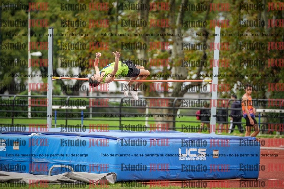 Fotos del salto en alto - incluye todos los grupos
