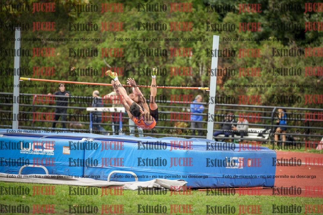 Fotos del salto en alto - incluye todos los grupos