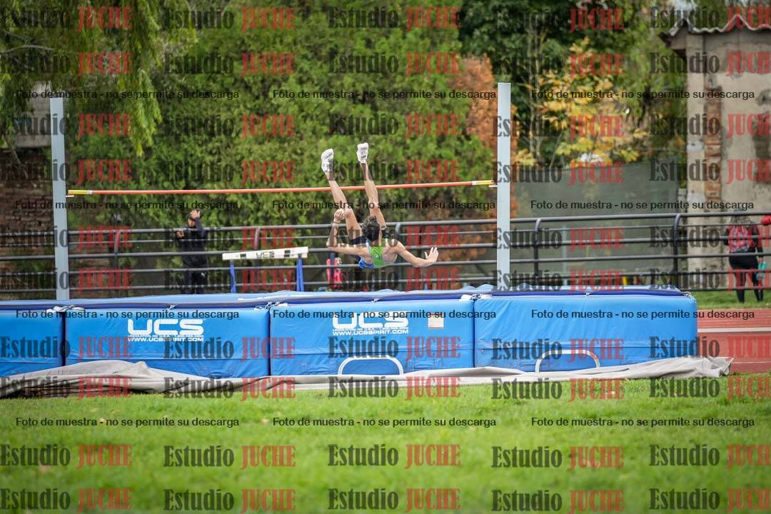 Fotos del salto en alto - incluye todos los grupos