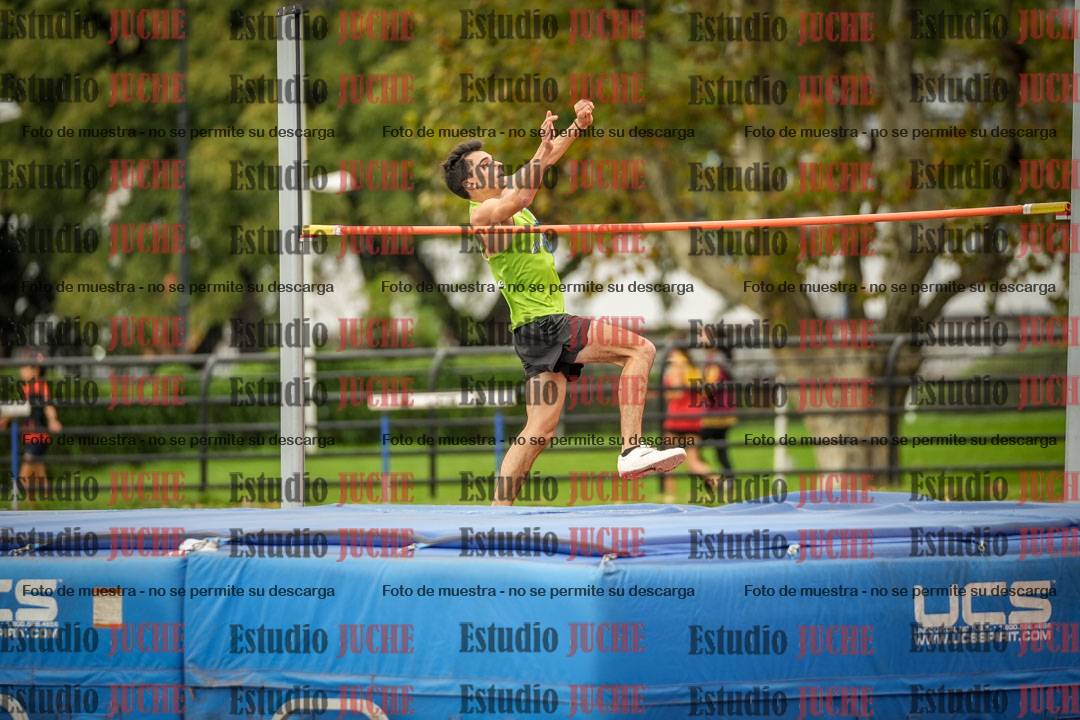 Fotos del salto en alto - incluye todos los grupos