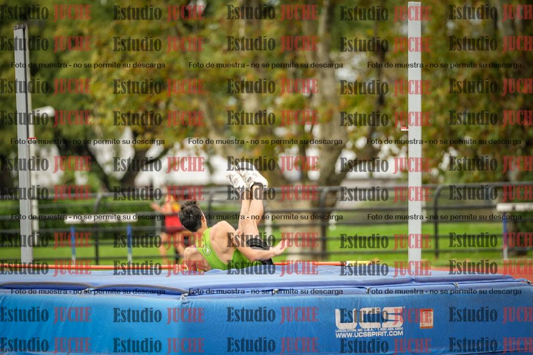 Fotos del salto en alto - incluye todos los grupos