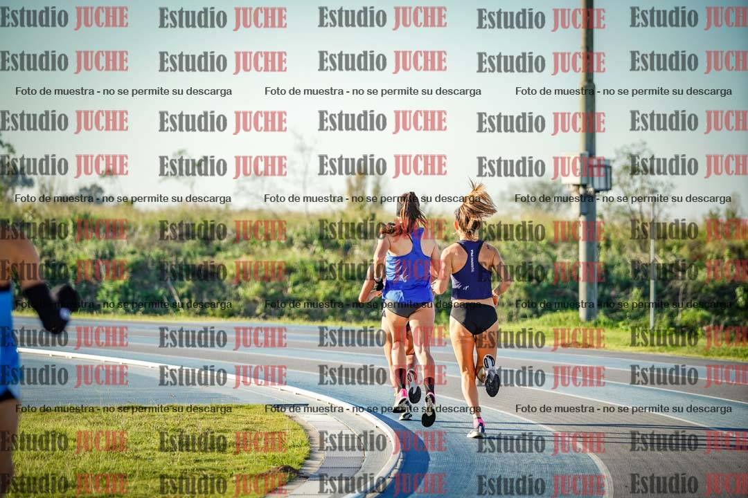 Fotos del desafío de la hora y 20km de mujeres y varones