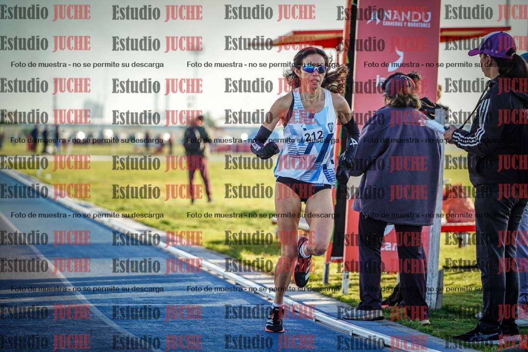 Fotos del desafío de la hora y 20km de mujeres y varones