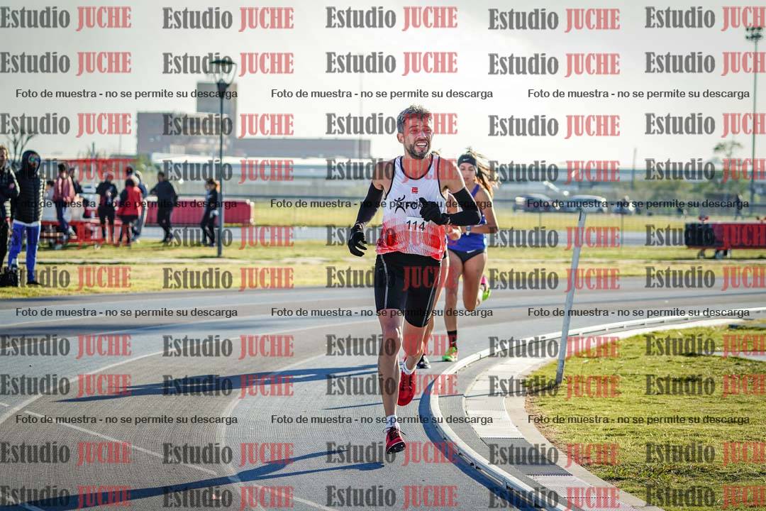 Fotos del desafío de la hora y 20km de mujeres y varones