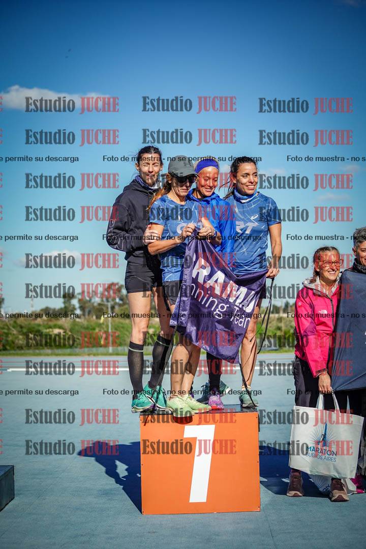 Fotos de algunos podios y extras del evento