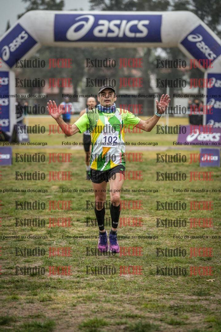 Fotos de la llegada del cross de 4000 m - mujeres y varones
