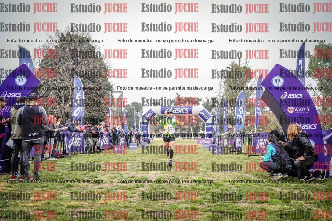Fotos de la llegada del cross de 4000 m - mujeres y varones