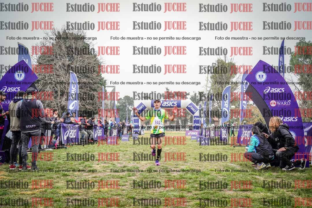 Fotos de la llegada del cross de 4000 m - mujeres y varones