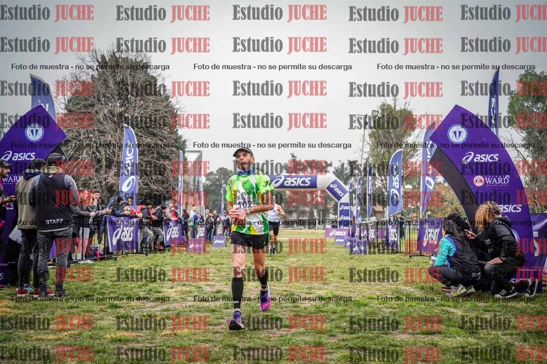 Fotos de la llegada del cross de 4000 m - mujeres y varones