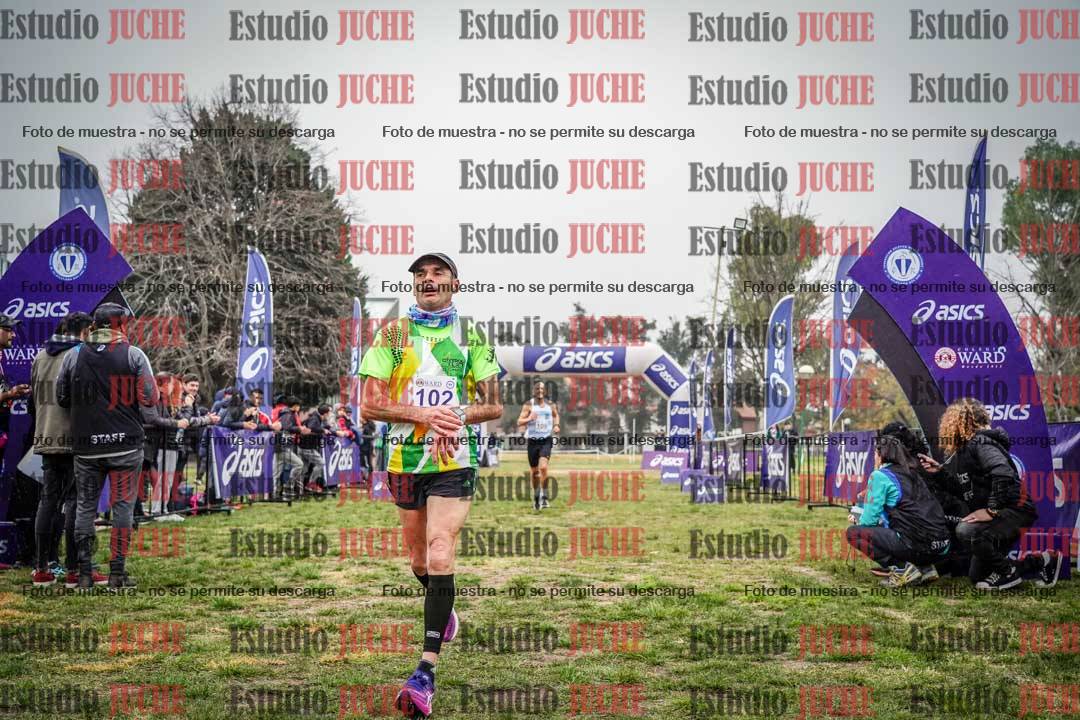 Fotos de la llegada del cross de 4000 m - mujeres y varones