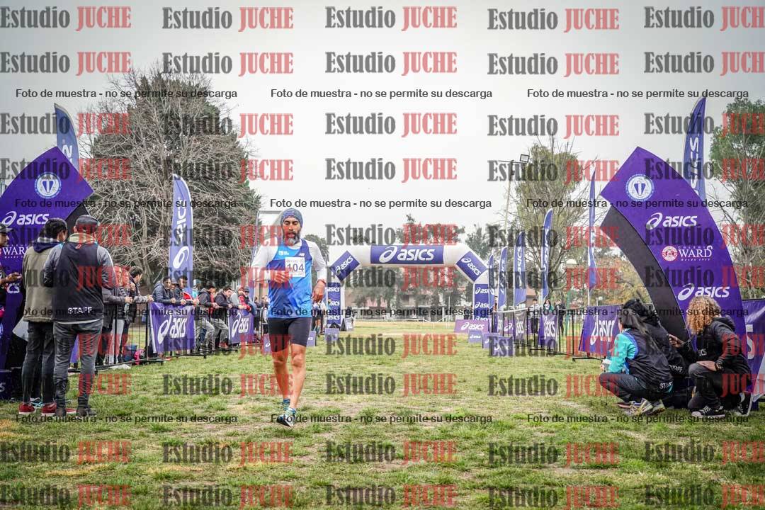 Fotos de la llegada del cross de 4000 m - mujeres y varones
