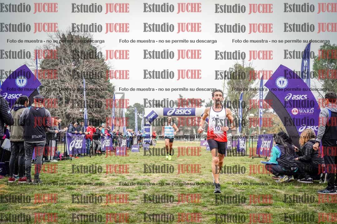 Fotos de la llegada del cross de 4000 m - mujeres y varones