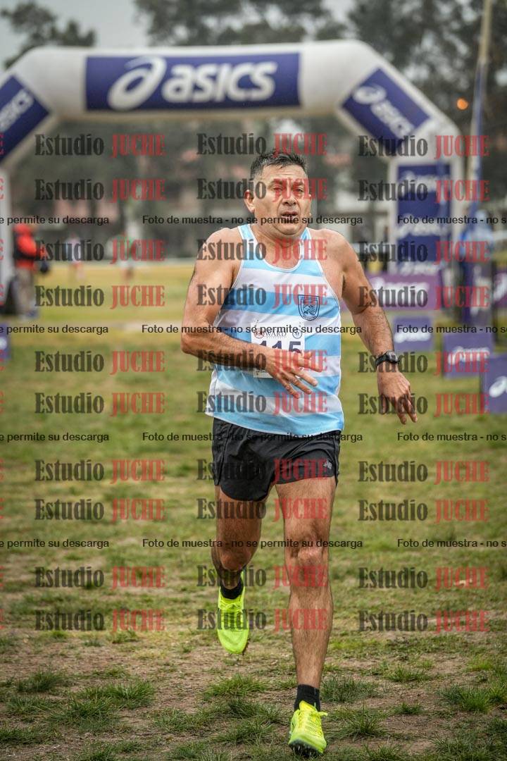 Fotos de la llegada del cross de 4000 m - mujeres y varones