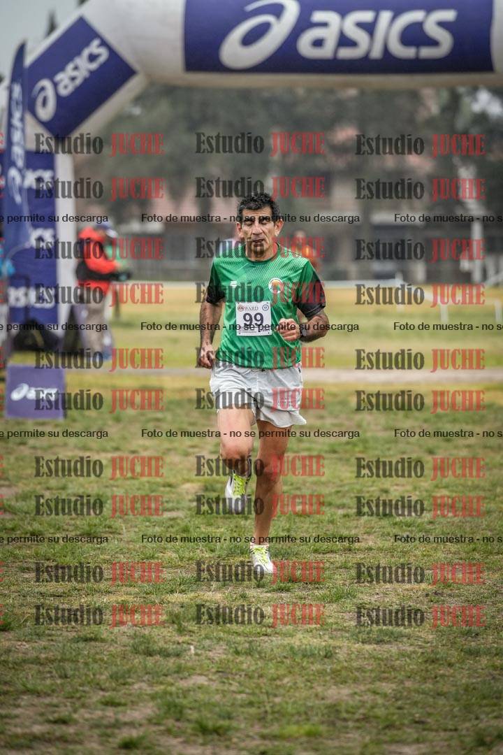 Fotos de la llegada del cross de 4000 m - mujeres y varones
