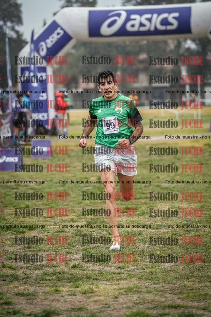 Fotos de la llegada del cross de 4000 m - mujeres y varones