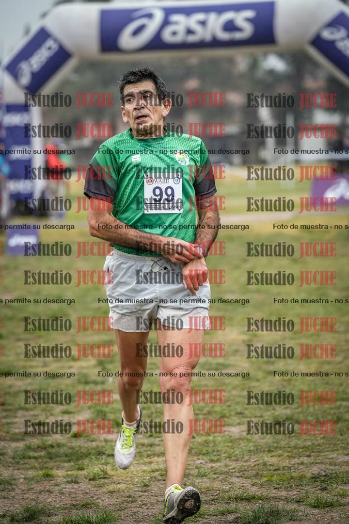 Fotos de la llegada del cross de 4000 m - mujeres y varones