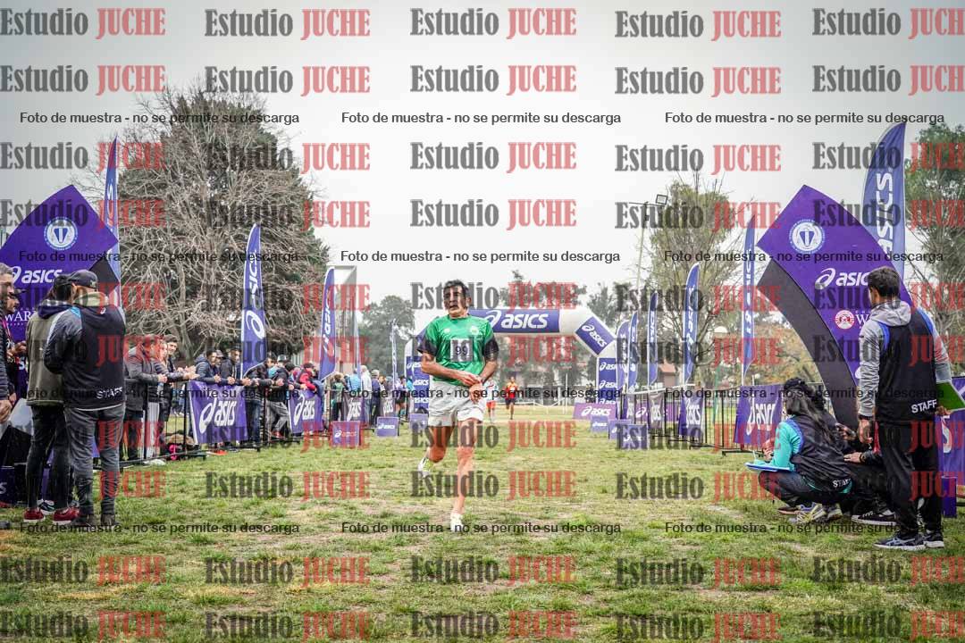 Fotos de la llegada del cross de 4000 m - mujeres y varones