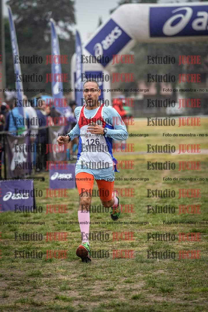 Fotos de la llegada del cross de 4000 m - mujeres y varones