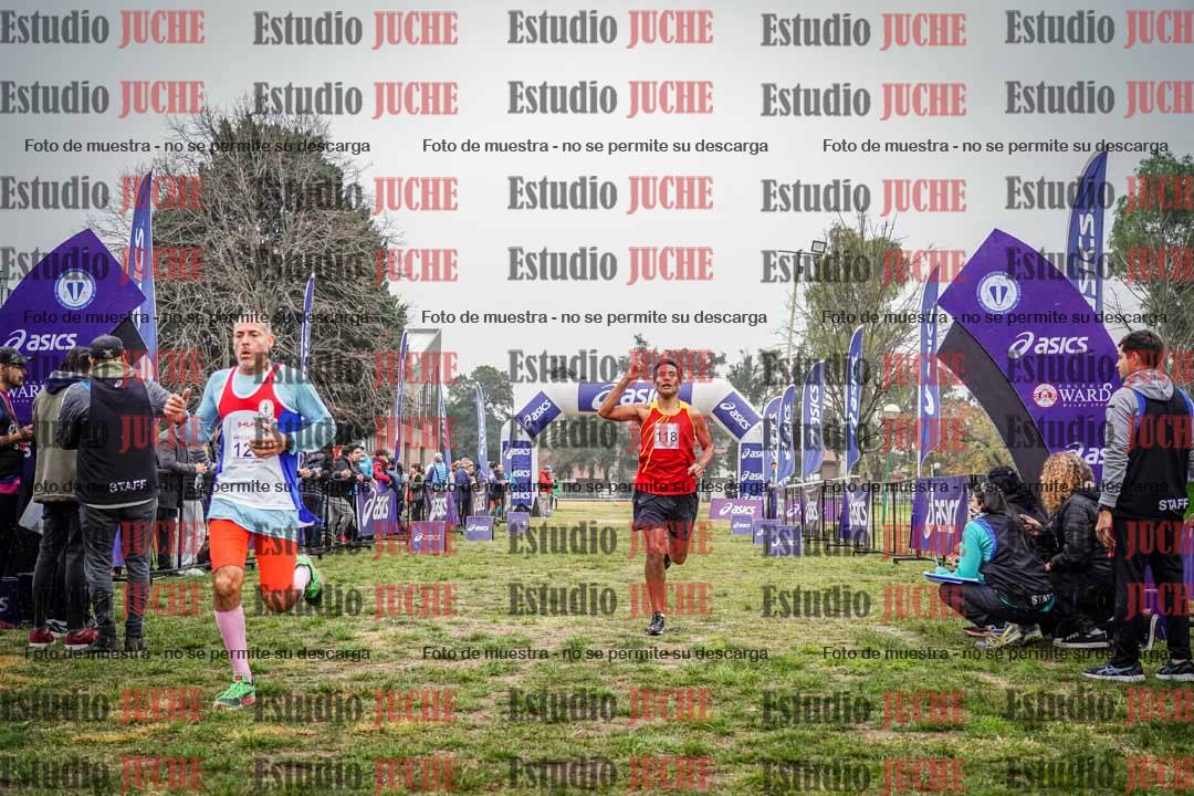 Fotos de la llegada del cross de 4000 m - mujeres y varones