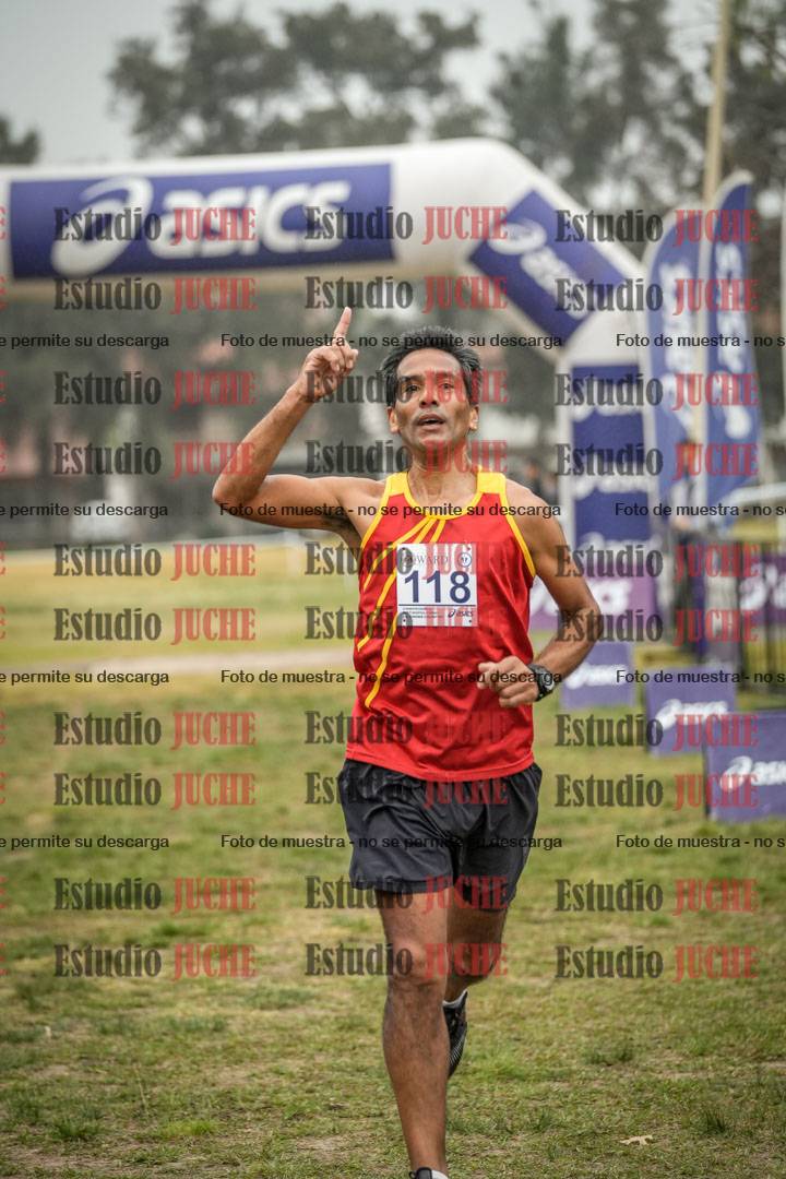 Fotos de la llegada del cross de 4000 m - mujeres y varones