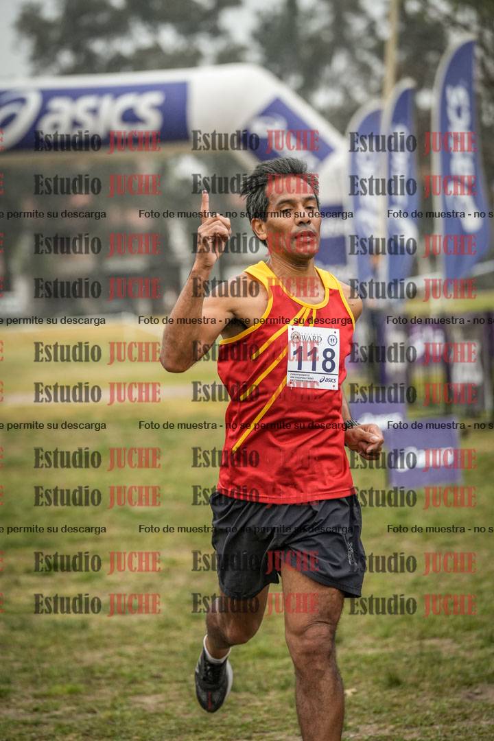 Fotos de la llegada del cross de 4000 m - mujeres y varones
