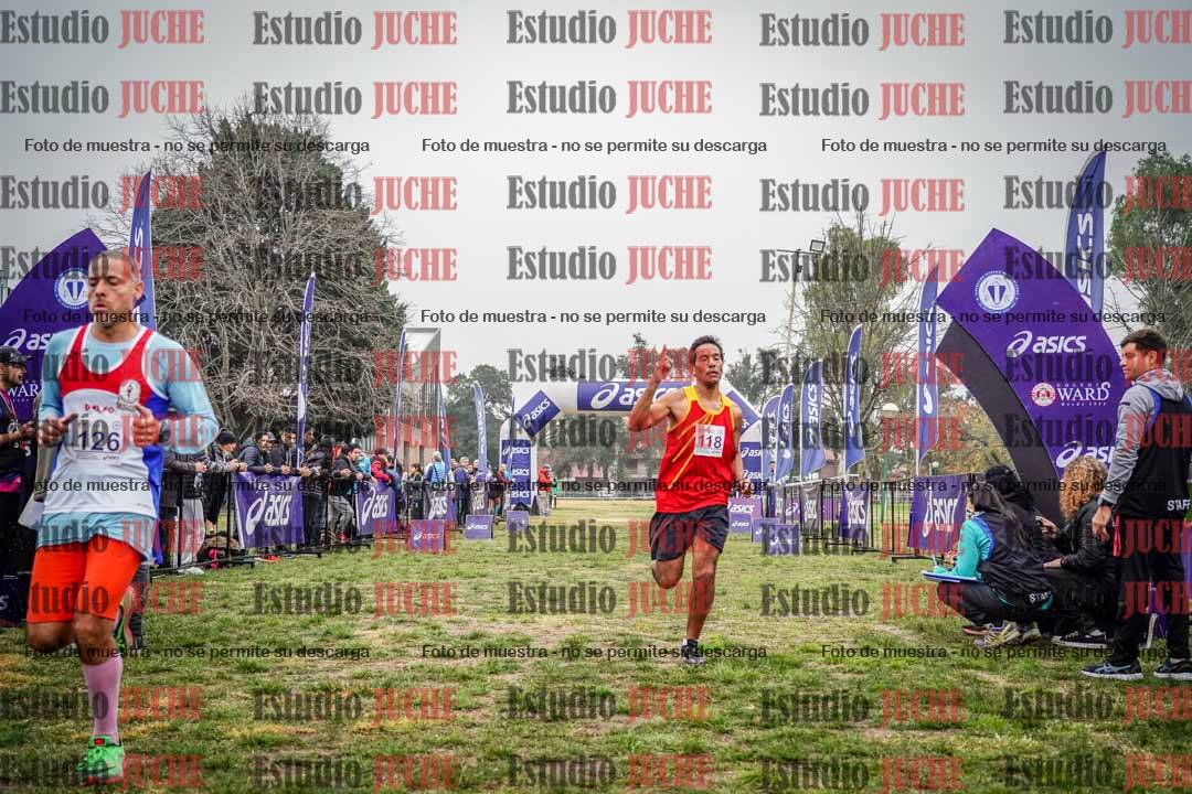 Fotos de la llegada del cross de 4000 m - mujeres y varones