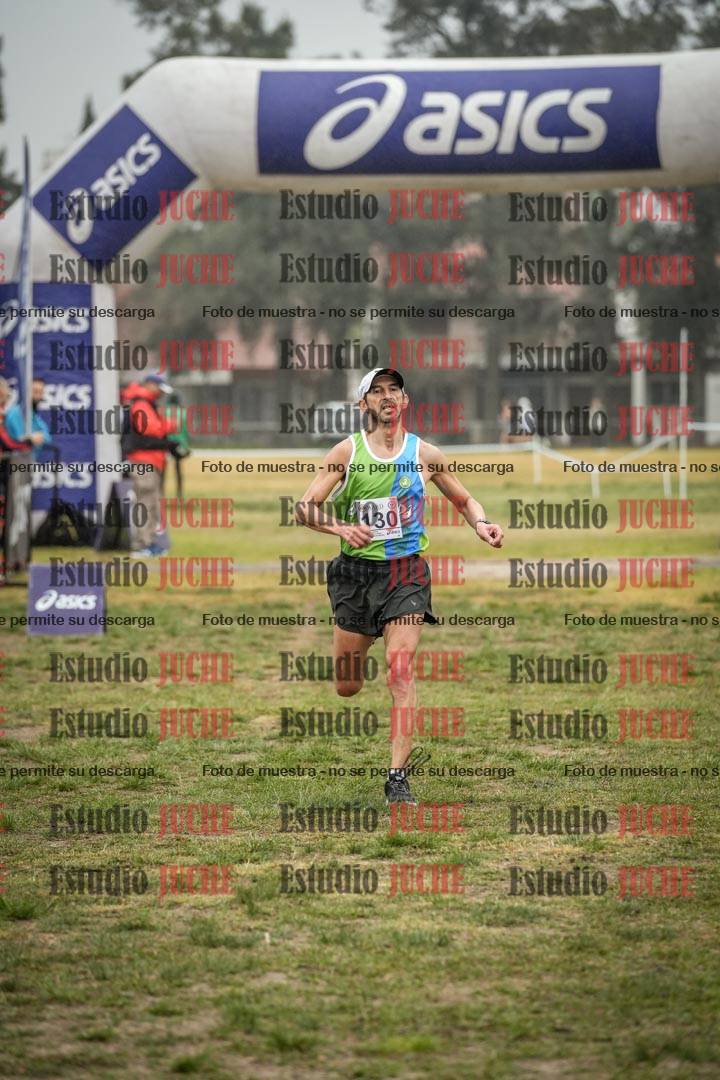 Fotos de la llegada del cross de 4000 m - mujeres y varones
