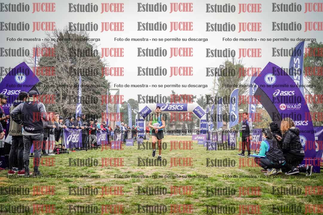 Fotos de la llegada del cross de 4000 m - mujeres y varones
