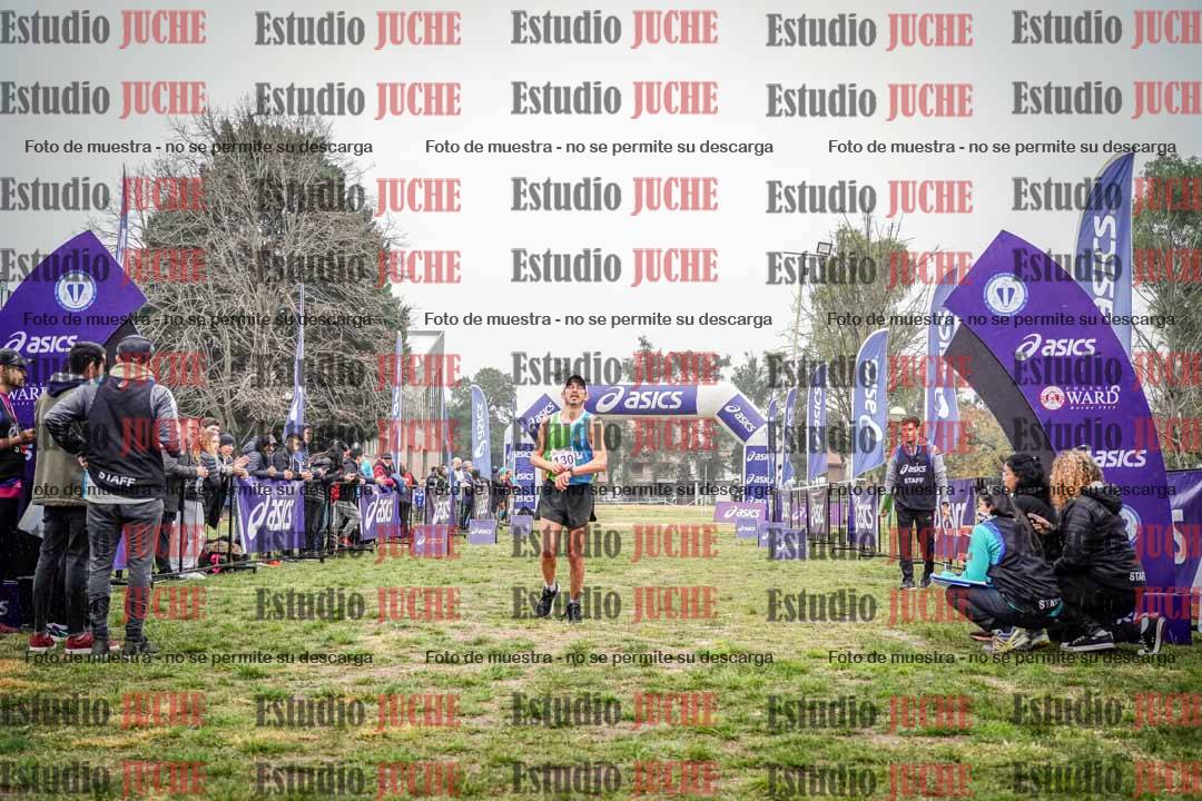 Fotos de la llegada del cross de 4000 m - mujeres y varones