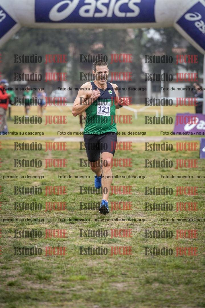 Fotos de la llegada del cross de 4000 m - mujeres y varones