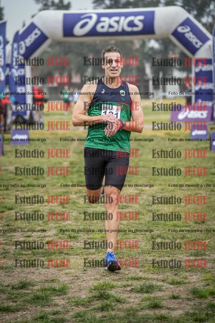 Fotos de la llegada del cross de 4000 m - mujeres y varones