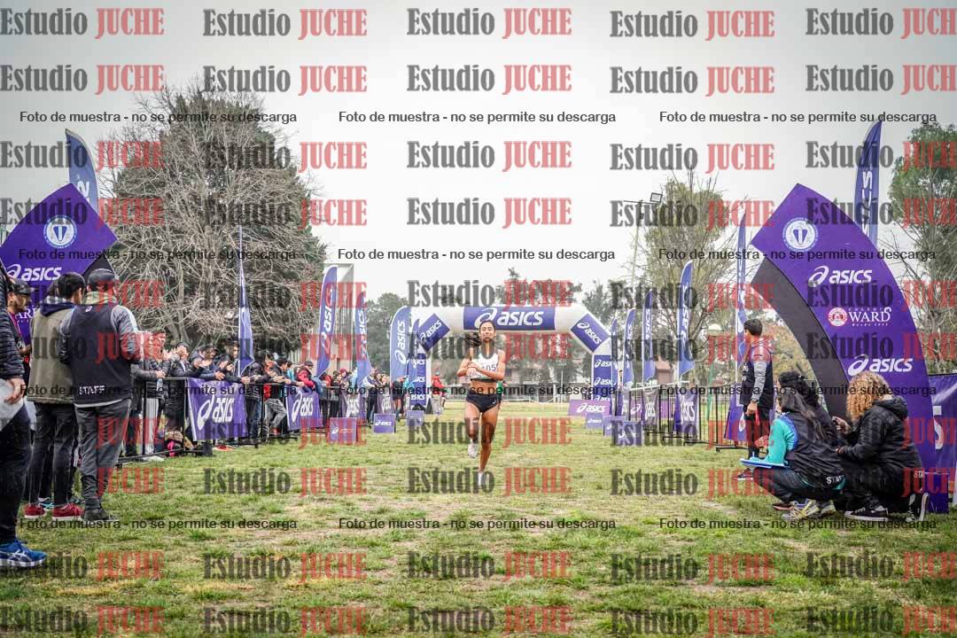 Fotos de la llegada del cross de 4000 m - mujeres y varones